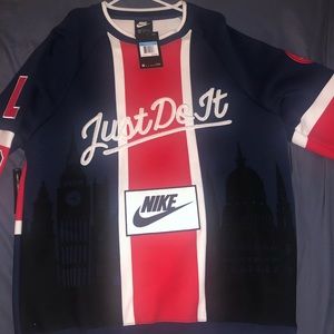Nike sweater “just do it” British flag (BRAND NEW)